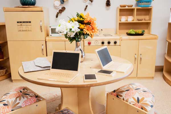 Tarragindi-Child-Care-and-Development-Koalas-Computer-Desk